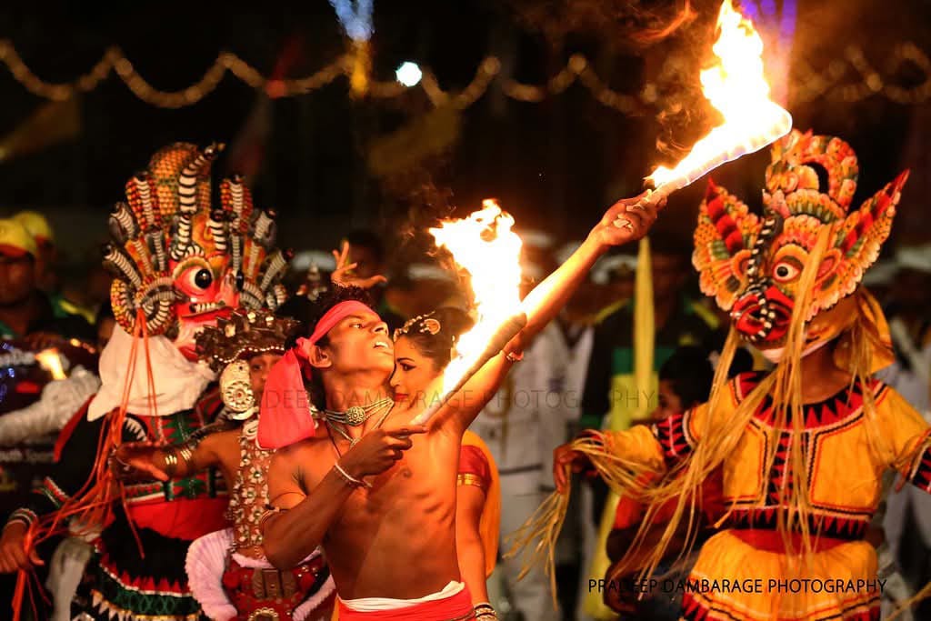 උතුරු මැද පළාත් සභාව මගින් 29 වෙනි වරටත් අනුරාධපුර ඓතිහාසික ශ්රී දළදා පෙරහැර පැවැත්වීමට අවශ්ය සියළුම කටයුතු මේ වන විට සංවිධානය කරමින් පවති. දුර්ගා ජයසිංහ, පළාත් සංස්කෘතික දෙපාර්තමේන්තුව, උතුරු මැද පළාත.